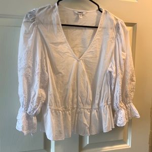 White express small size top. Never worn. Perfect for casual chic